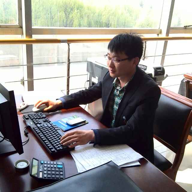 万里爱追寻