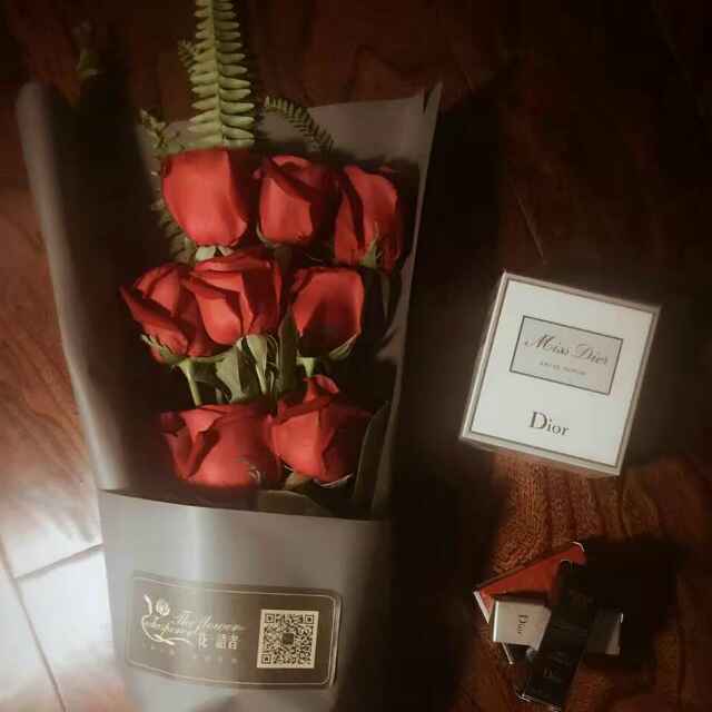 A、托盘