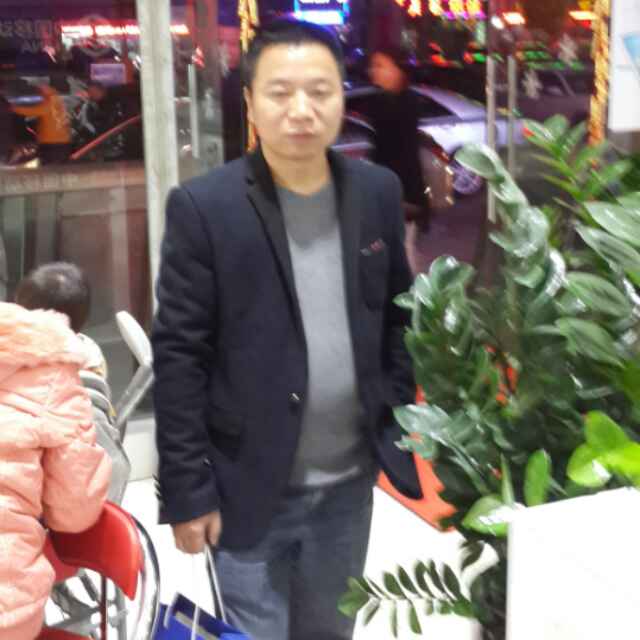 富利佳地板、墙布张生