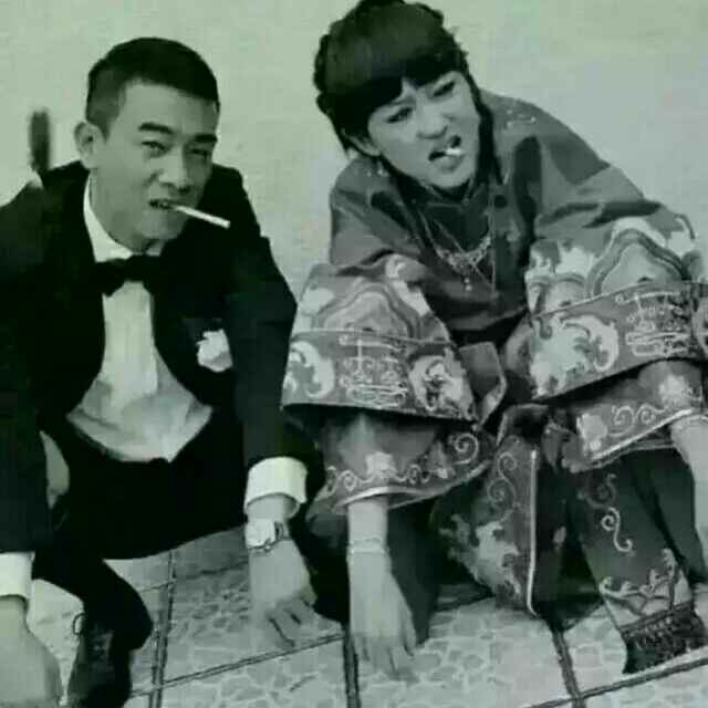 黑凤梨@