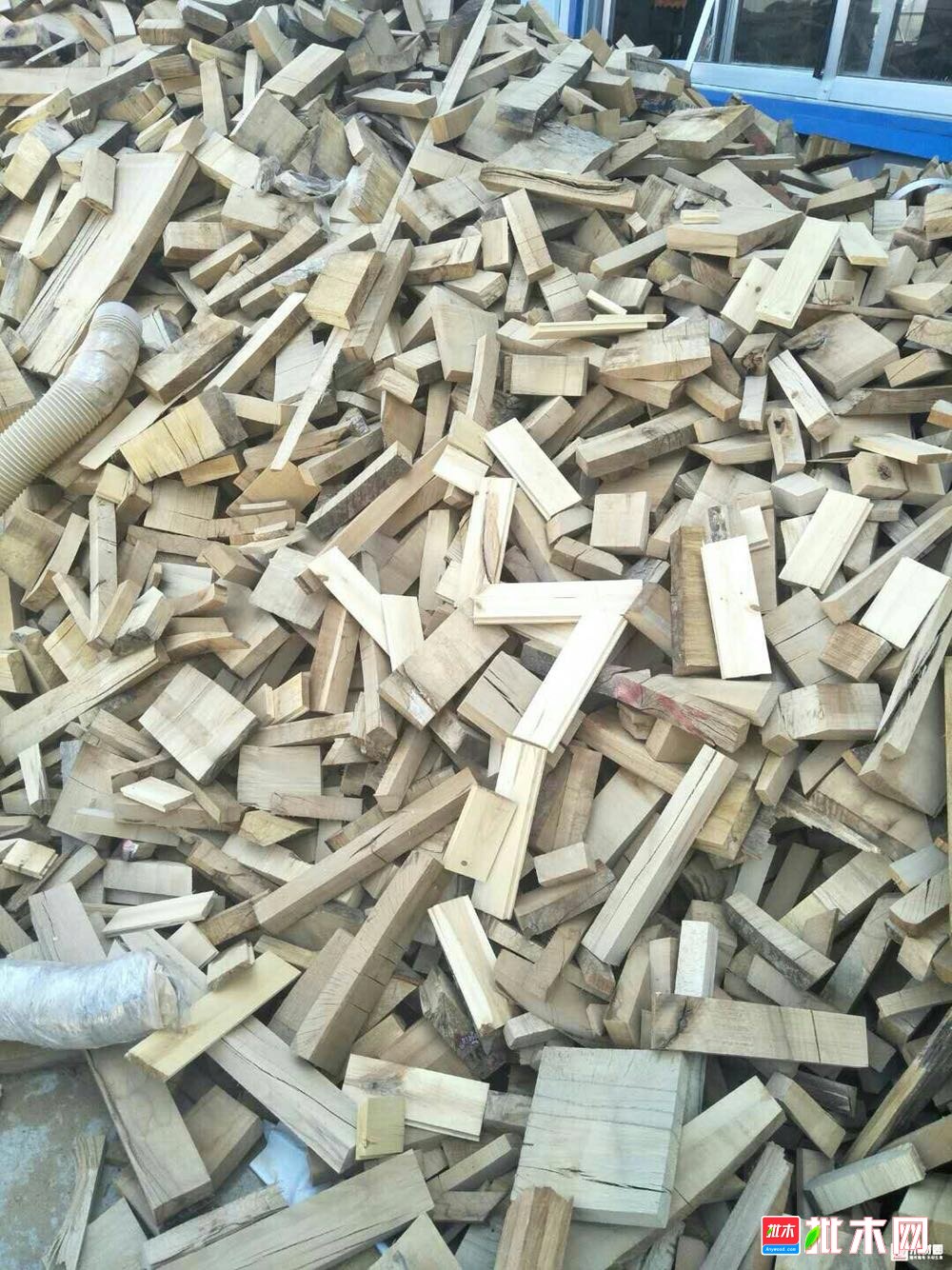 现有大量木材下脚料求收购 下脚料木材收购公司事务