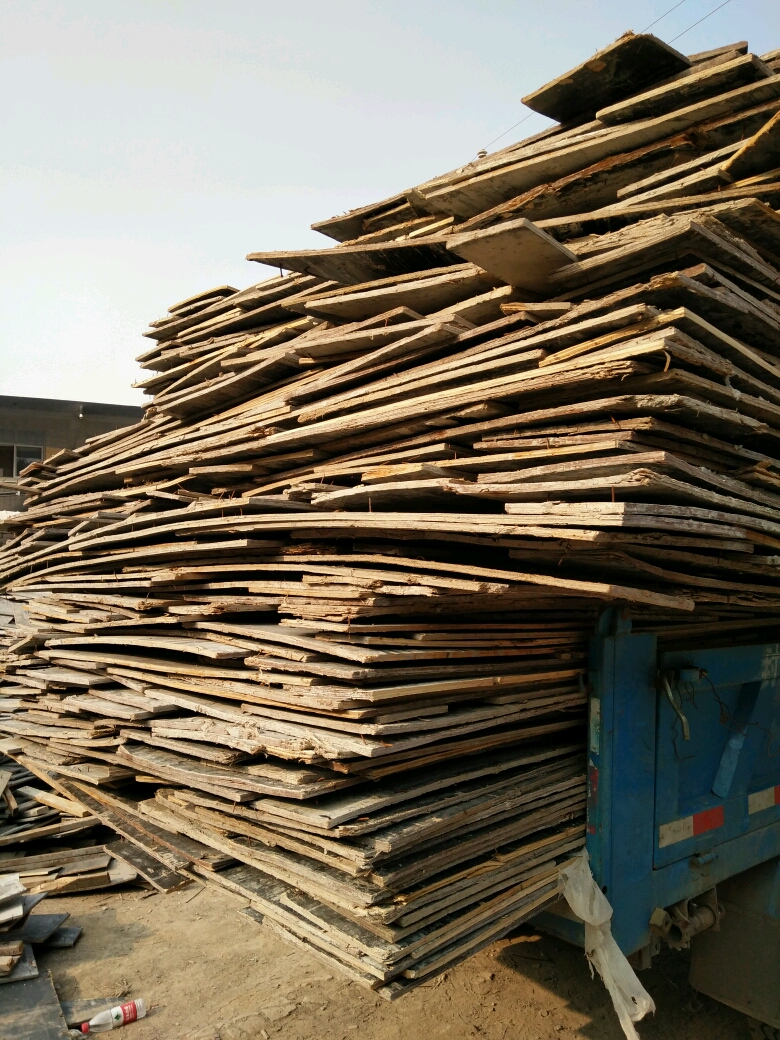 废旧木材回收公司图片