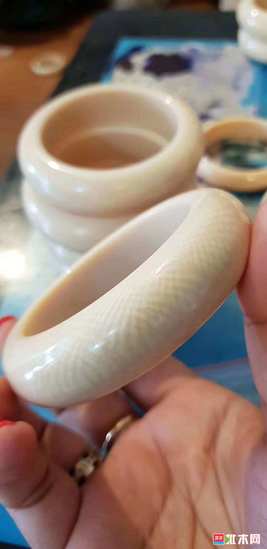 精品象牙手镯