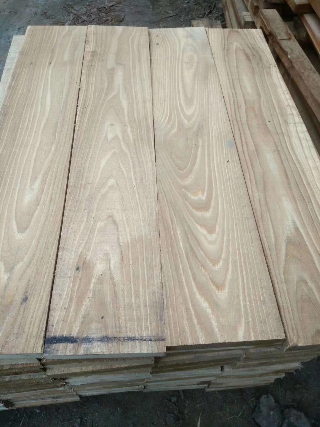 长期出售板栗木木地板,自然宽板材
