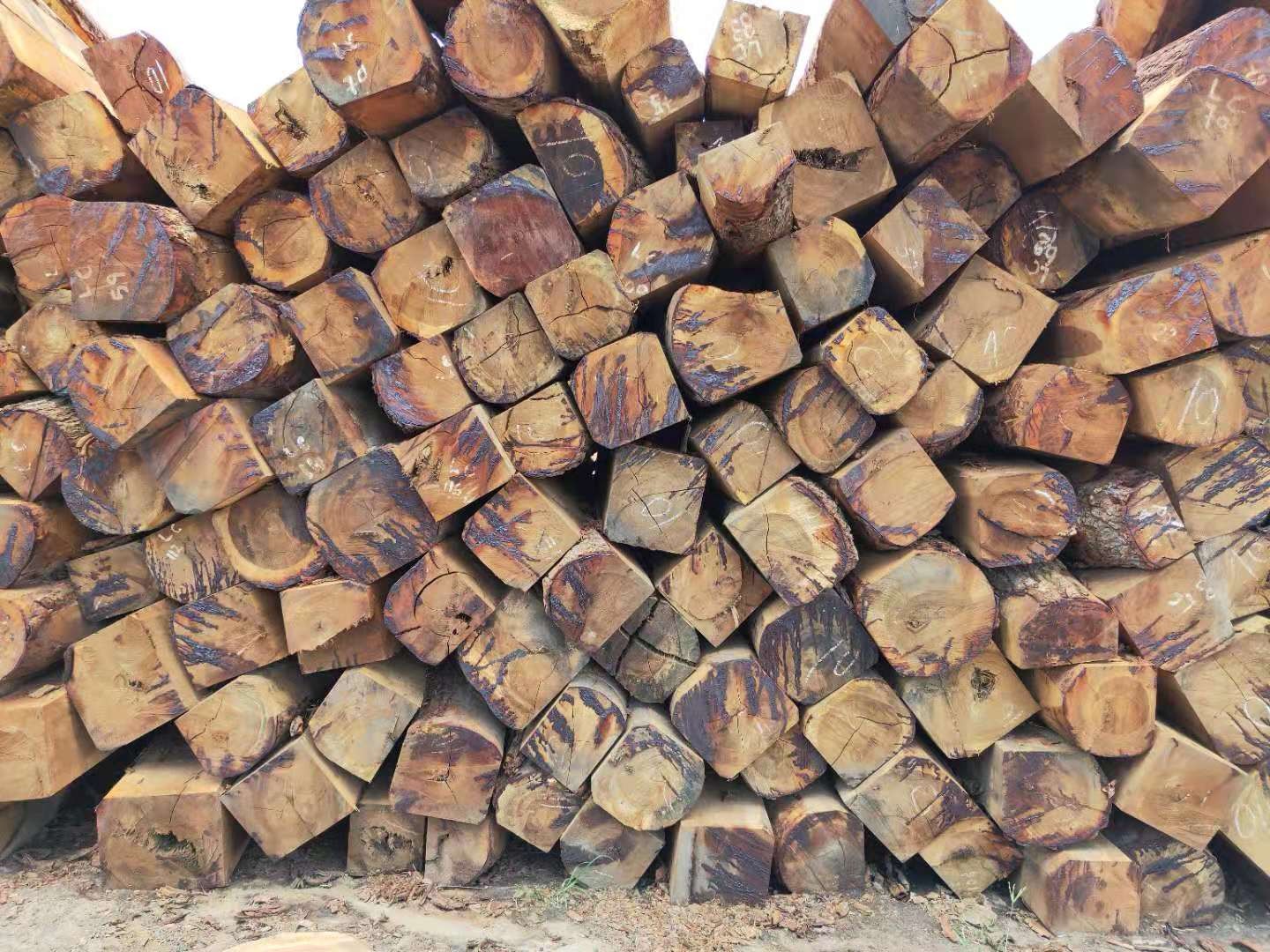 高棉花梨木材图片